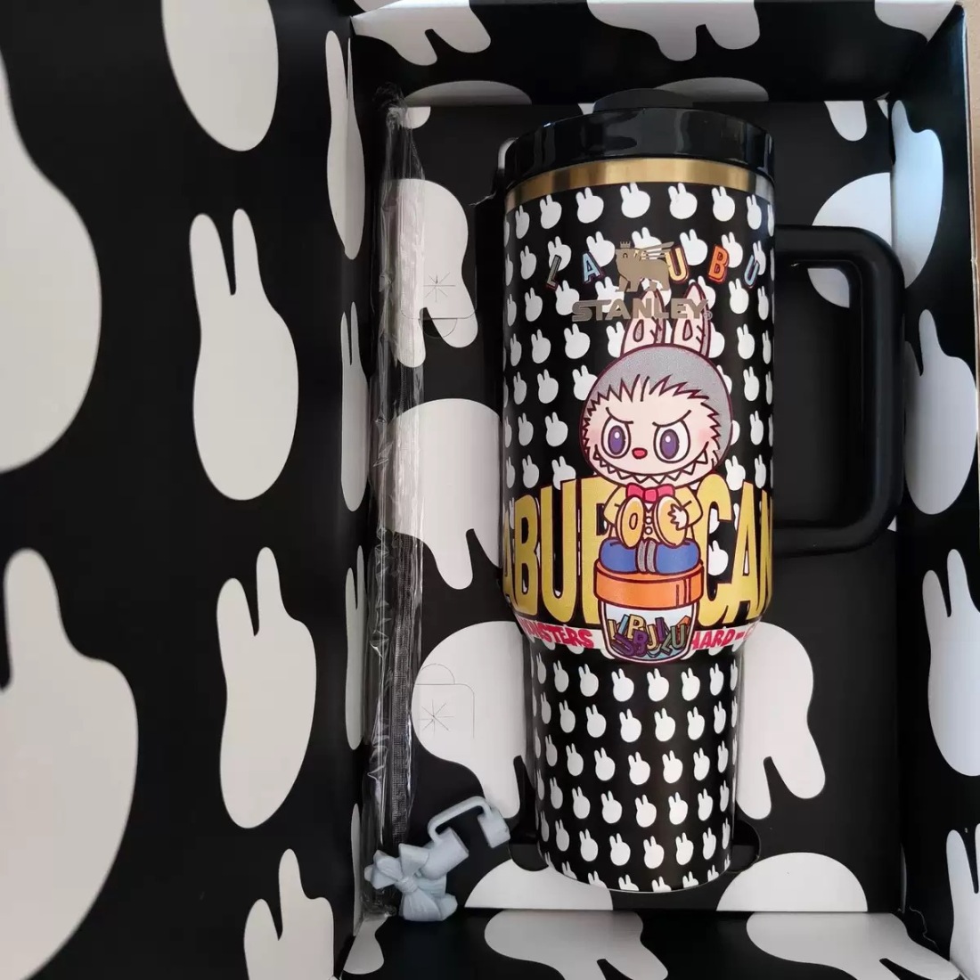 LABUBU In-Car Insulated Cup 1200 ml Tumbler（Free keychain for the first 100 orders )