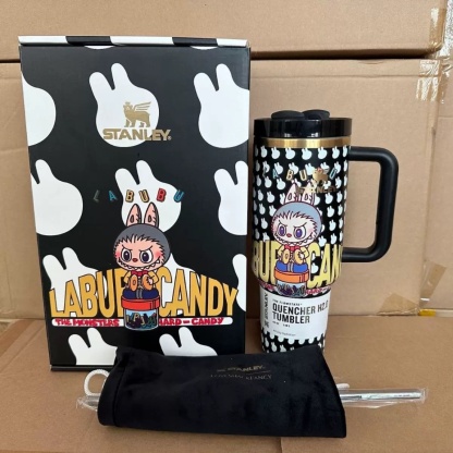 LABUBU In-Car Insulated Cup 1200 ml Tumbler（Free keychain for the first 100 orders )