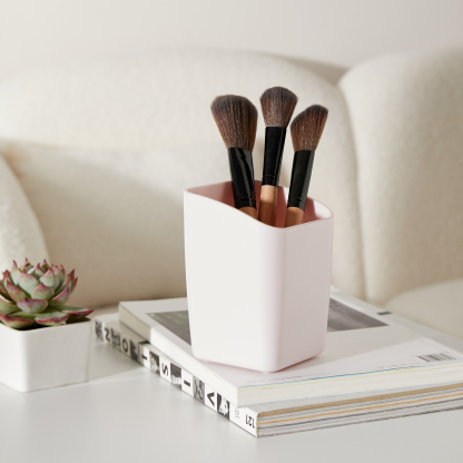 Y YOMA 1 Pack Pen Holder for Desk Cute Plastic Pencil Cup Pen Container Square Organizer Modern Aesthetic Design Desktop Storage Solution for Pens, Pencils, Marker, Makeup Brush, Morandi Red