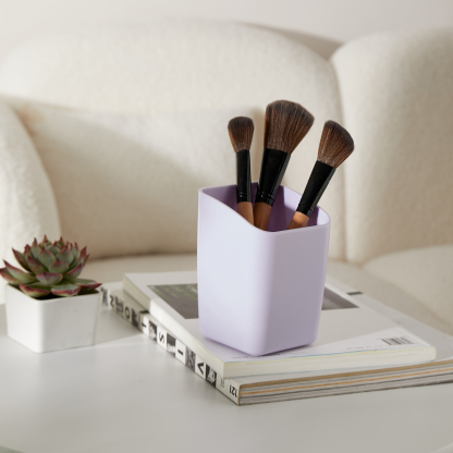 Y YOMA 1 Pack Pen Holder for Desk Cute Plastic Pencil Cup Pen Container Square Organizer Modern Aesthetic Design Desktop Storage Solution for Pens, Pencils, Marker, Makeup Brush,  Morandi Purple