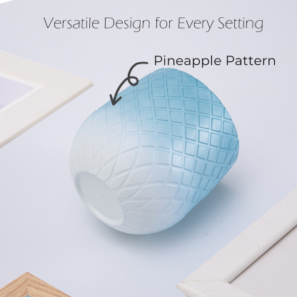 Y YOMA 1 Pack Pen Holder for Desk Cute Plastic Pencil Cup Pen Container Square Organizer Modern Aesthetic Design Desktop Storage Solution for Pens, Pencils, Marker, Makeup Brush, Gradient Blue