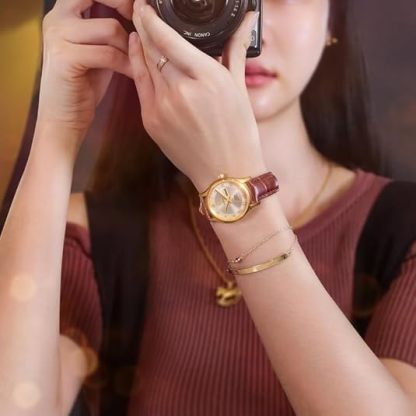 ROCOSJEWE Fashion Women's Watches Classic Rose Gold Women's Wristwatch Laser Pattern Dial Roman Numerals Quartz Watch Day Date Leather Strap Girlfriend Gift R0131L