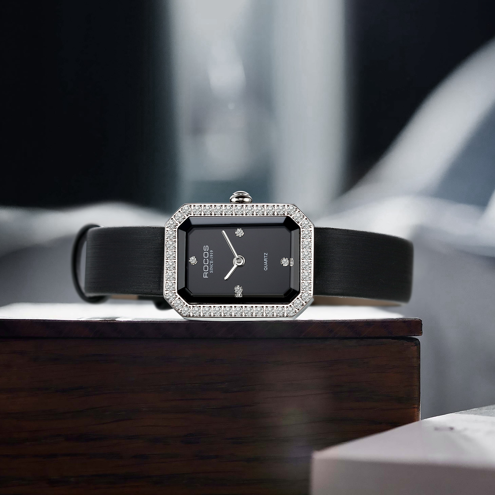 ROCOSJEWE Women's Watch Square Elegant Black Dial with Jewelry Quartz Watches for Women 26mm R0249