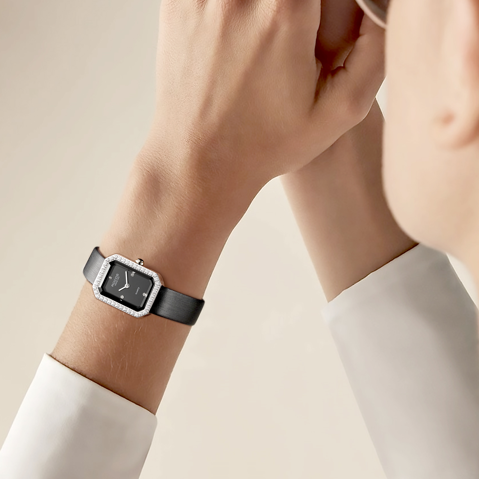 ROCOSJEWE Women's Watch Square Elegant Black Dial with Jewelry Quartz Watches for Women 26mm R0249