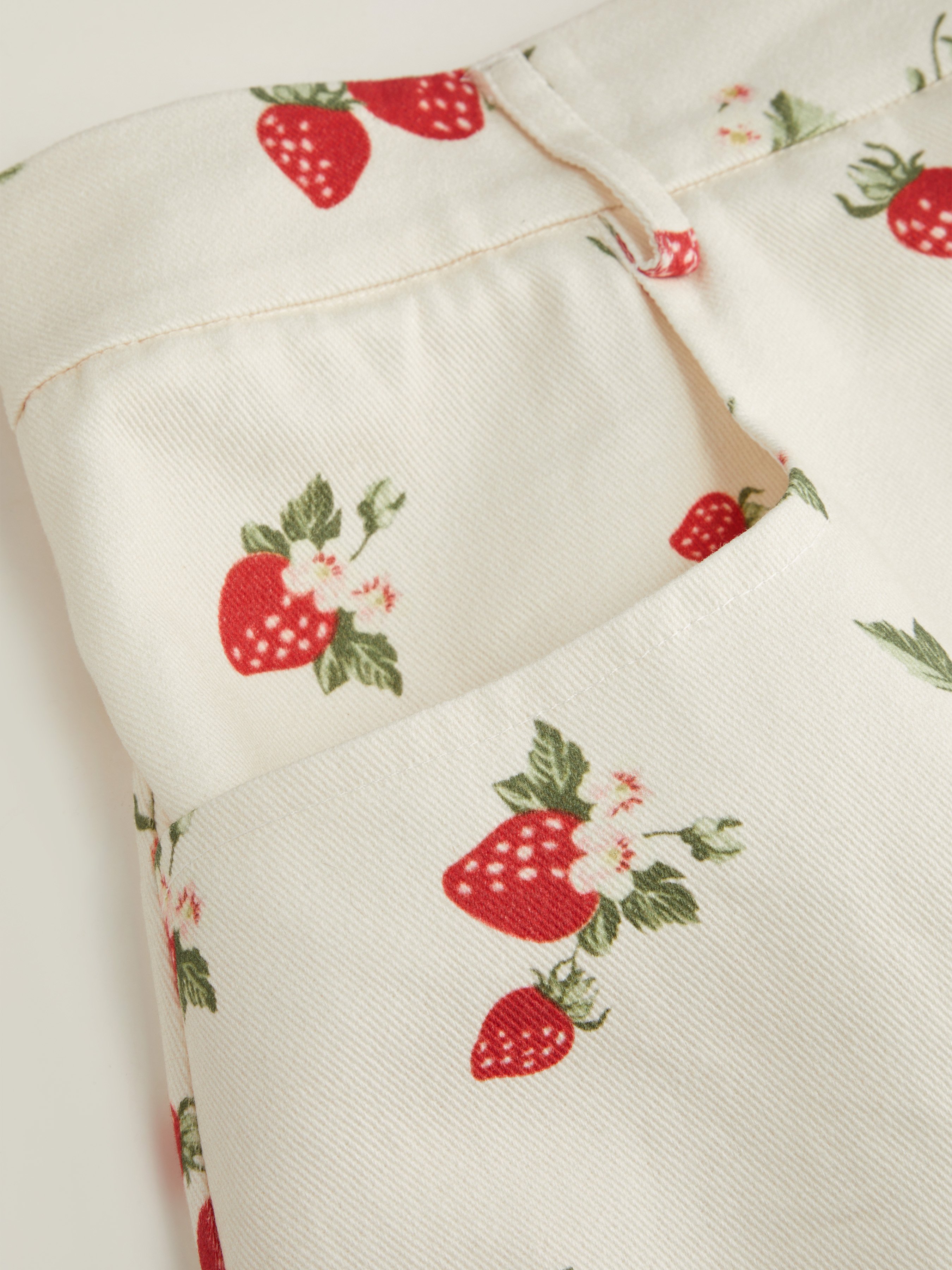 100% Cotton Mid Rise Strawberry Graphic Micro Shorts Curve & Plus