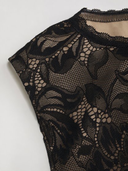 Lace Sheer Boat Neck Top Curve & Plus