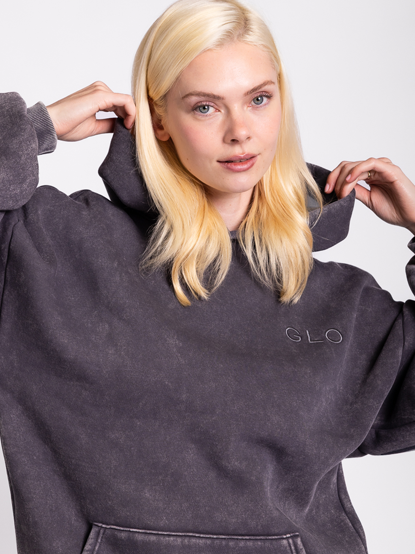 Kingdom Essential Snow Wash Hoodie