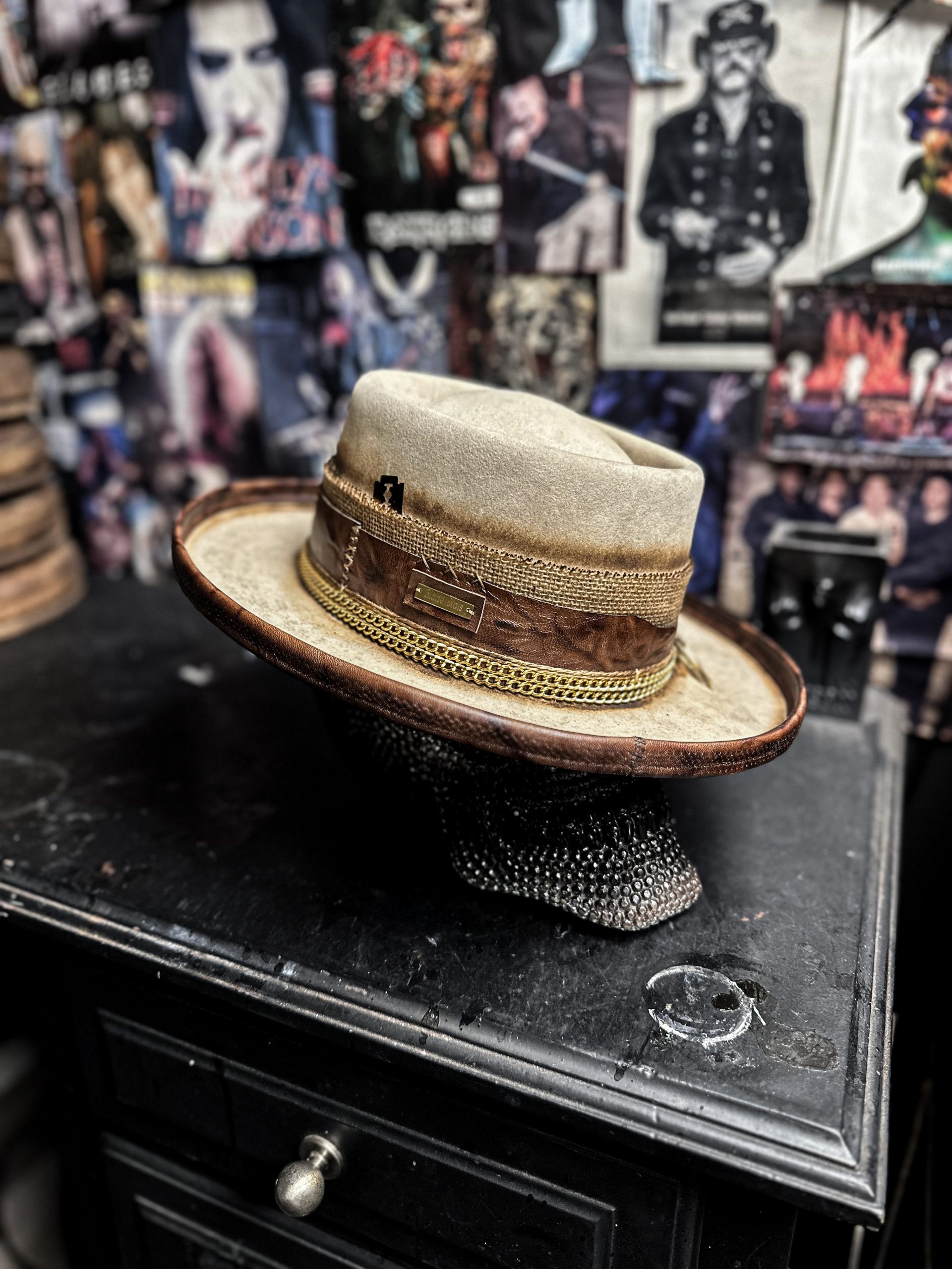 BLOWIN´ IN THE WIND - Blade Hats