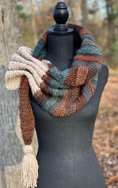 Ruffle Keyhole Scarf 
