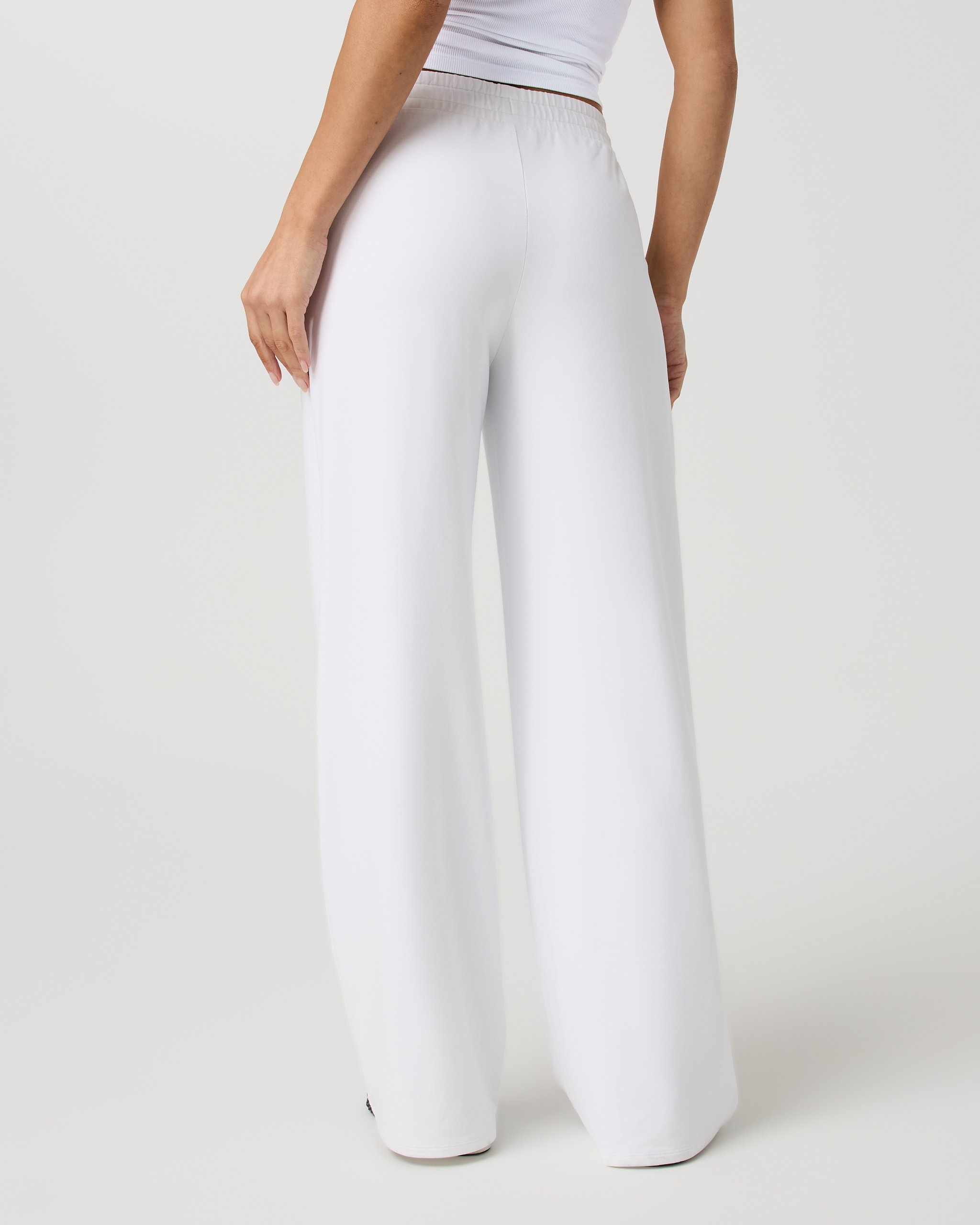 Halo Essential Wideleg Pant