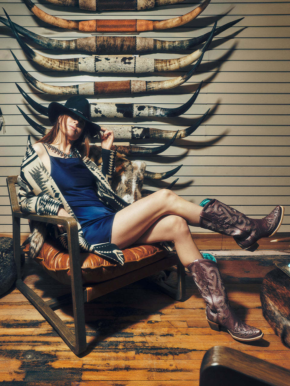 A4512 - WOMEN'S EMBROIDERY WITH CRYSTALS AND STUDS METALIC LILAC SNIP TOE STUDDED WING TIP COWBOY BOOT