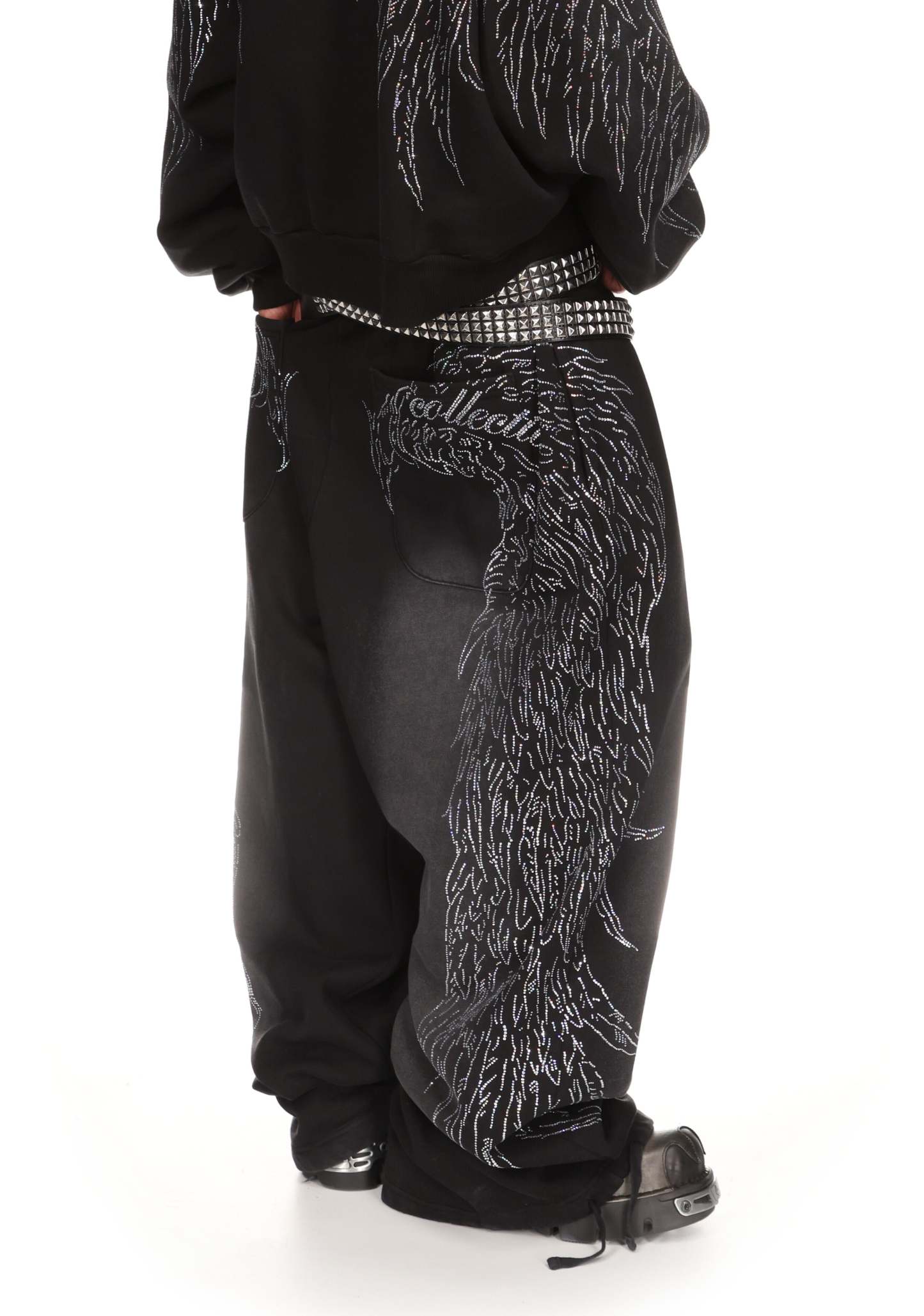 FALLEN RHINESTONE OVERSIZED SWEATPANTS WASHED BLACK