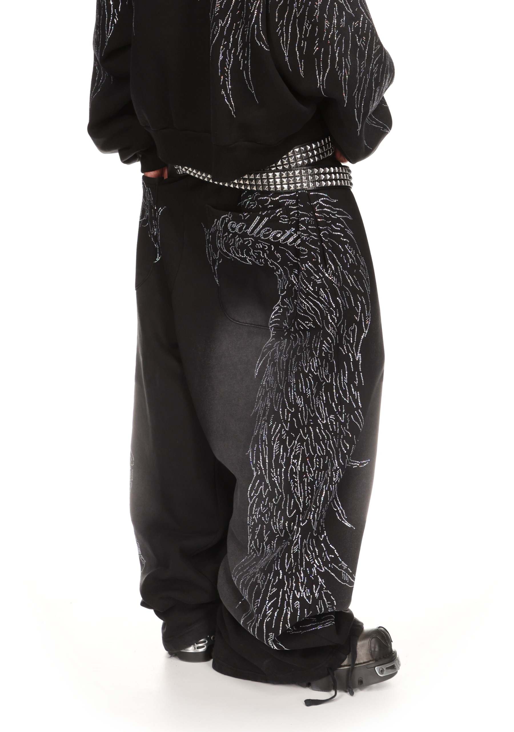 FALLEN RHINESTONE OVERSIZED SWEATPANTS WASHED BLACK