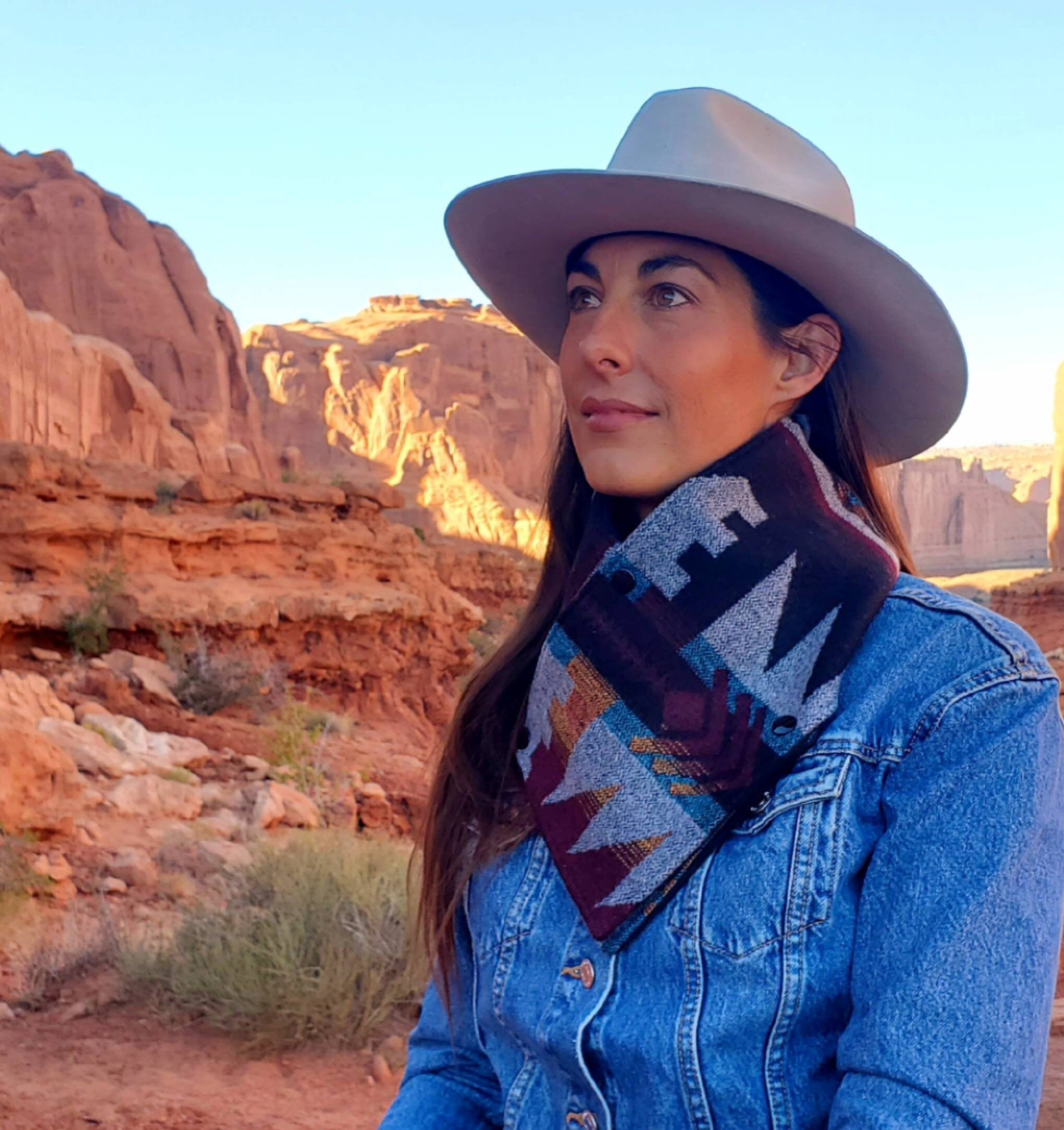 Women's Western Cowl