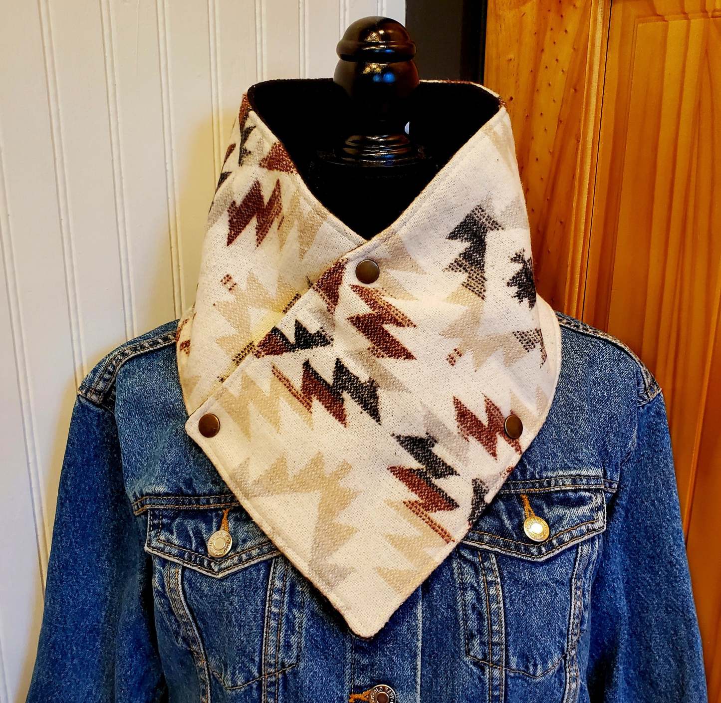 Women's Western Cowl - White Aztec