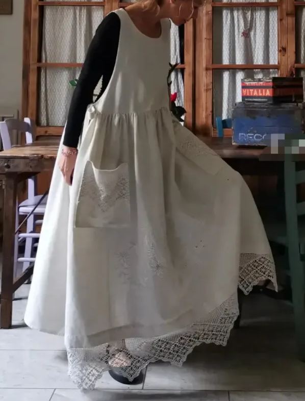 Linen Crochet Edge Embroidery Apron 
