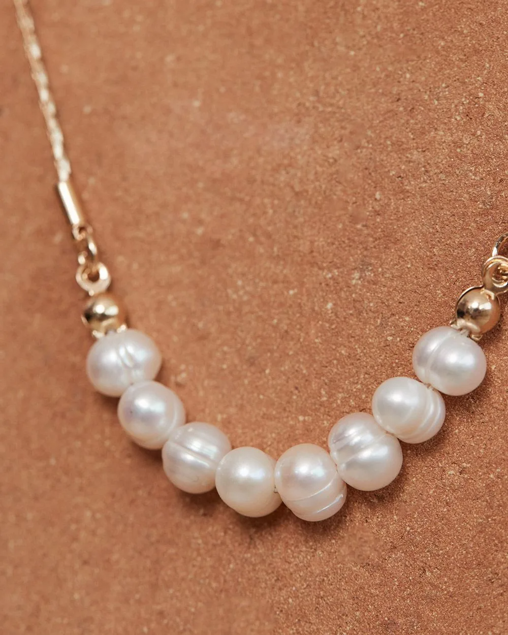 Short Necklace With Row Of Pearls