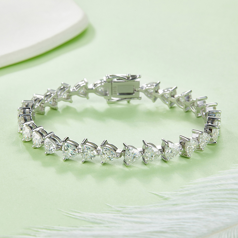 UWQF S925 Silver Plated White Gold Tennis Chain Bracelet with Triangular Inlaid, 0.5CT Each Moissanite (DVVS Clarity