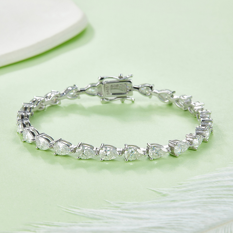 UWQG S925 Silver Plated White Gold Tennis Chain Bracelet with Pear-Shaped Inlaid, 0.5CT Each Moissanite (DVVS Clarity)
