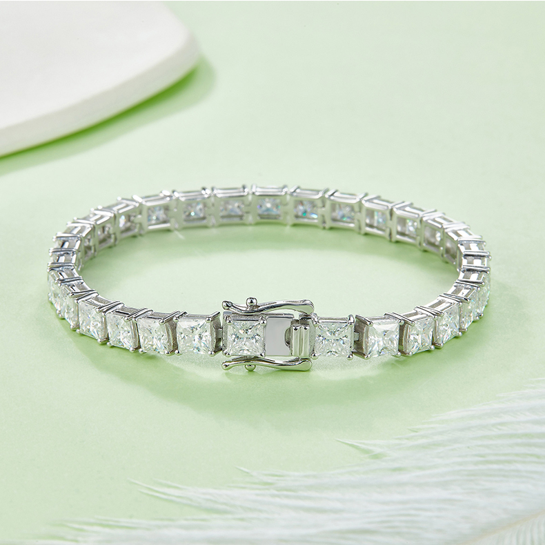 S925 Silver Plated White Gold Tennis Chain Bracelet with Square Inlaid 0.5CT Each Moissanite (DVVS Clarity)