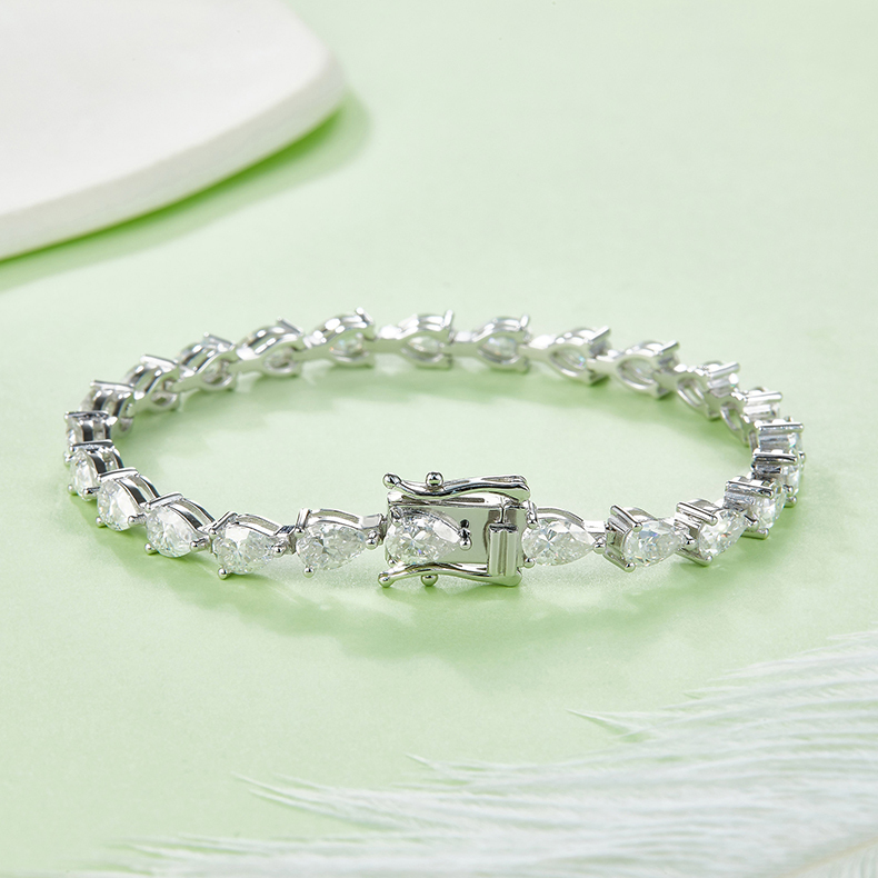 UWQG S925 Silver Plated White Gold Tennis Chain Bracelet with Pear-Shaped Inlaid, 0.5CT Each Moissanite (DVVS Clarity)