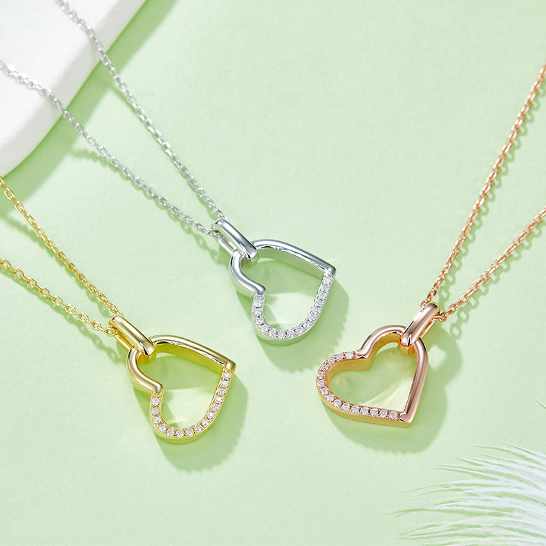 K029A Dazzling-Heart Pendant, S925 Silver, D-Grade 0.10ct Moissanite