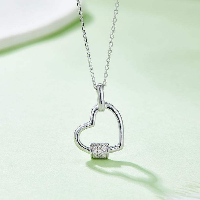 K030A Lock-Heart Pendant, S925 Silver, D-Grade 0.10ct Moissanite