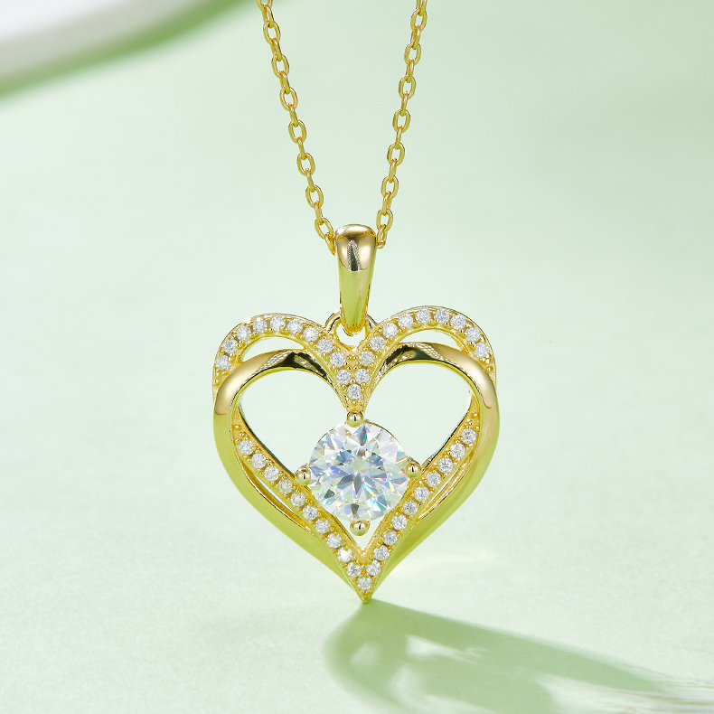 K032A Round Heart Pendant, S925 Silver, D-Grade 1.2ct Moissanite