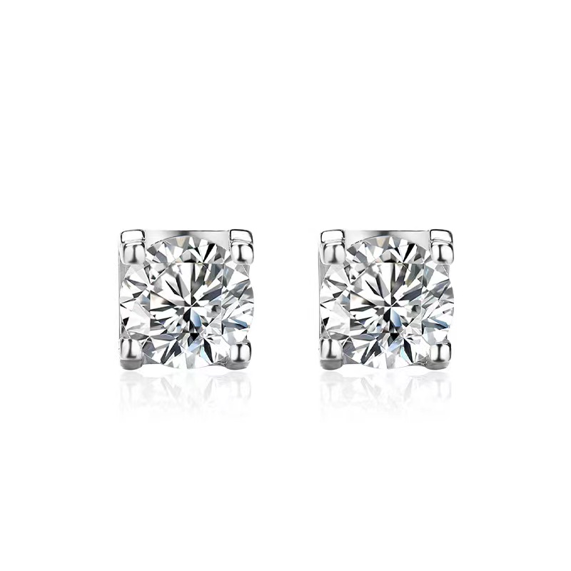 Bull Head Setting Moissanite Stud Earrings