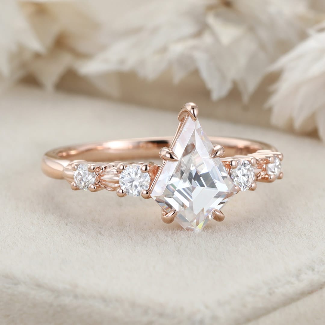 1.5CT Kite Cut Moissanite Engagement Ring Unique Vintage 14K Rose Gold Diamond Engagement Ring Bridal Promise Anniversary Gift Women
