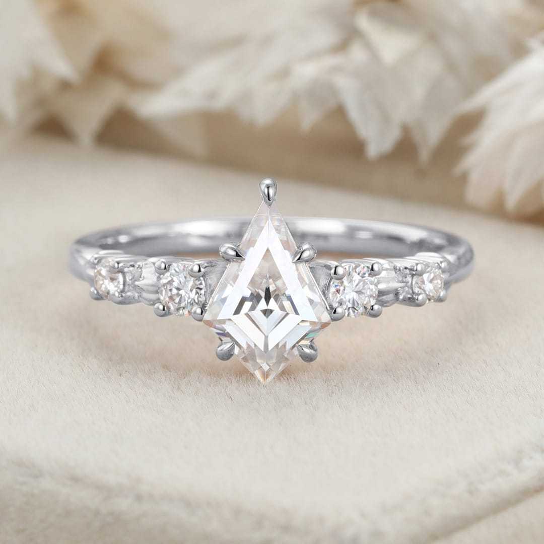 1 CT Kite Cut Moissanite Engagement Ring Vintage Rose gold Diamond Engagement Ring Promise Ring Wedding Ring Gifts For Her