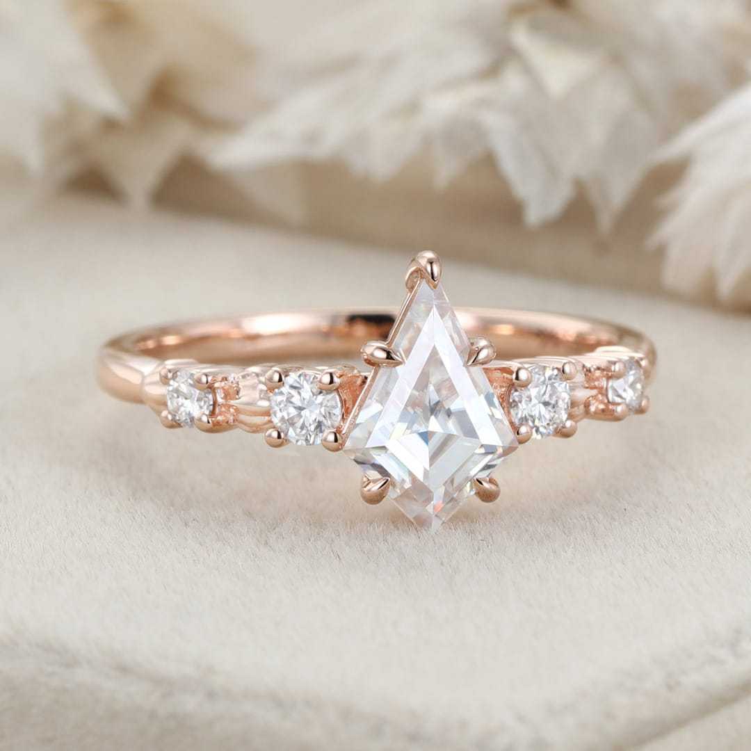 1 CT Kite Cut Moissanite Engagement Ring Vintage Rose gold Diamond Engagement Ring Promise Ring Wedding Ring Gifts For Her
