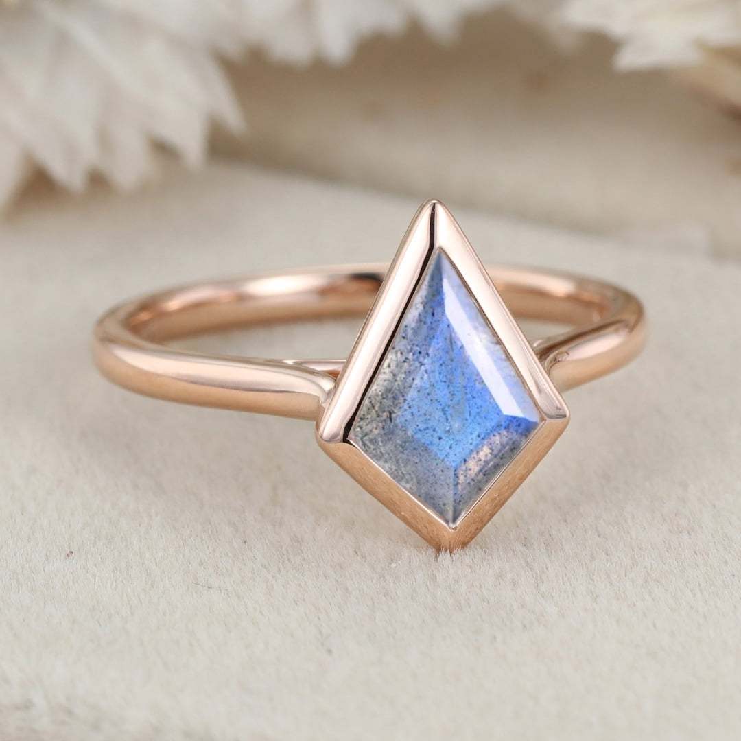 10x7mm Kite Cut Labradorite Engagement Ring Vintage 14K Rose Gold Bezel Labradorite Ring Give One-of-a-Kind Gift for Her