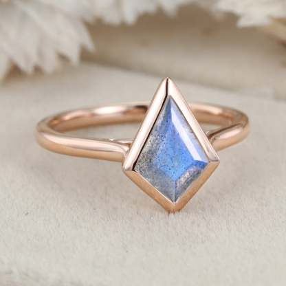 10x7mm Kite Cut Labradorite Engagement Ring Vintage 14K Rose Gold Bezel Labradorite Ring Give One-of-a-Kind Gift for Her