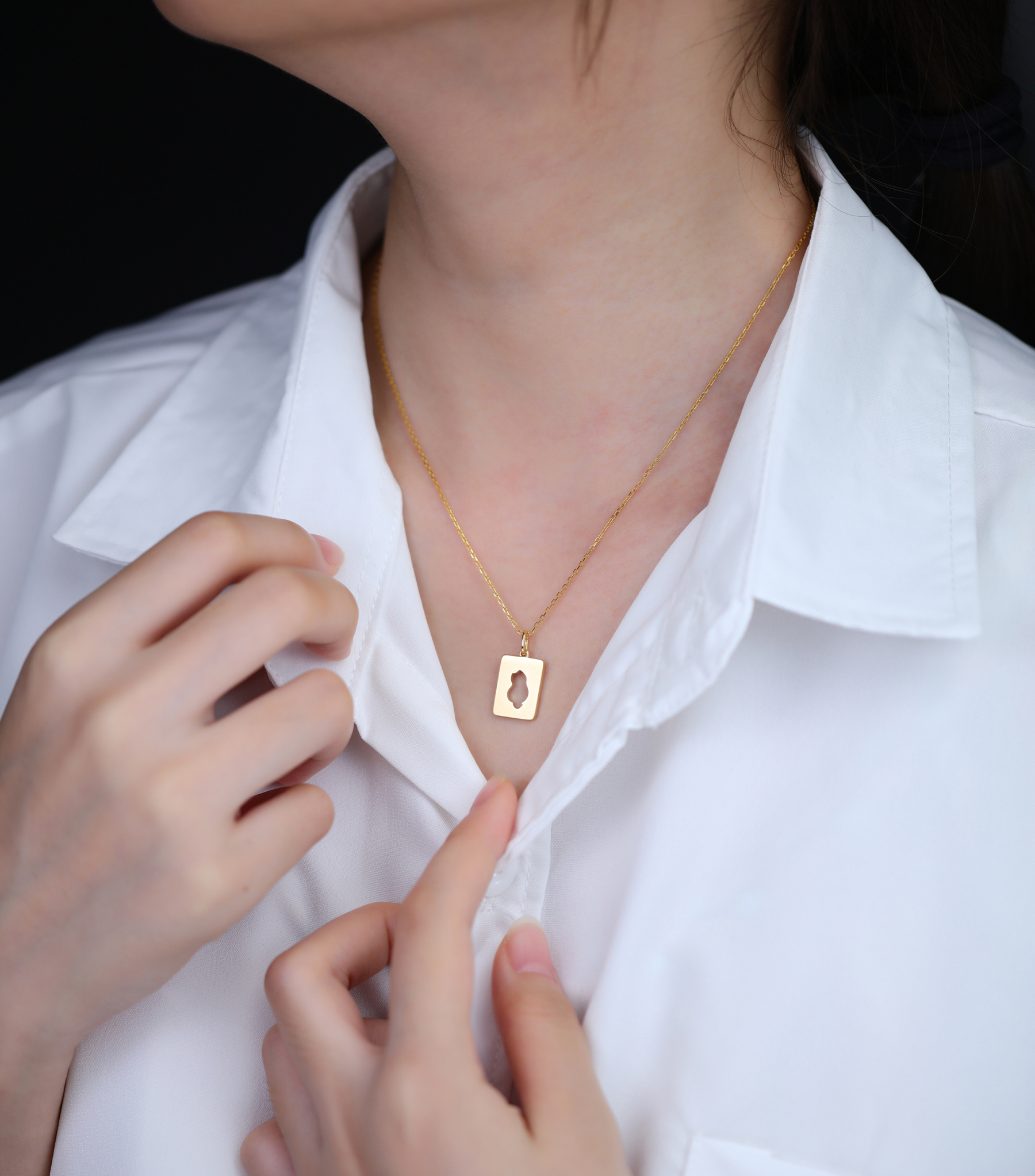 Customized Name Delicate Square Pendant Necklace with Hollow Cat Center – Personalized Pet Jewelry Gift