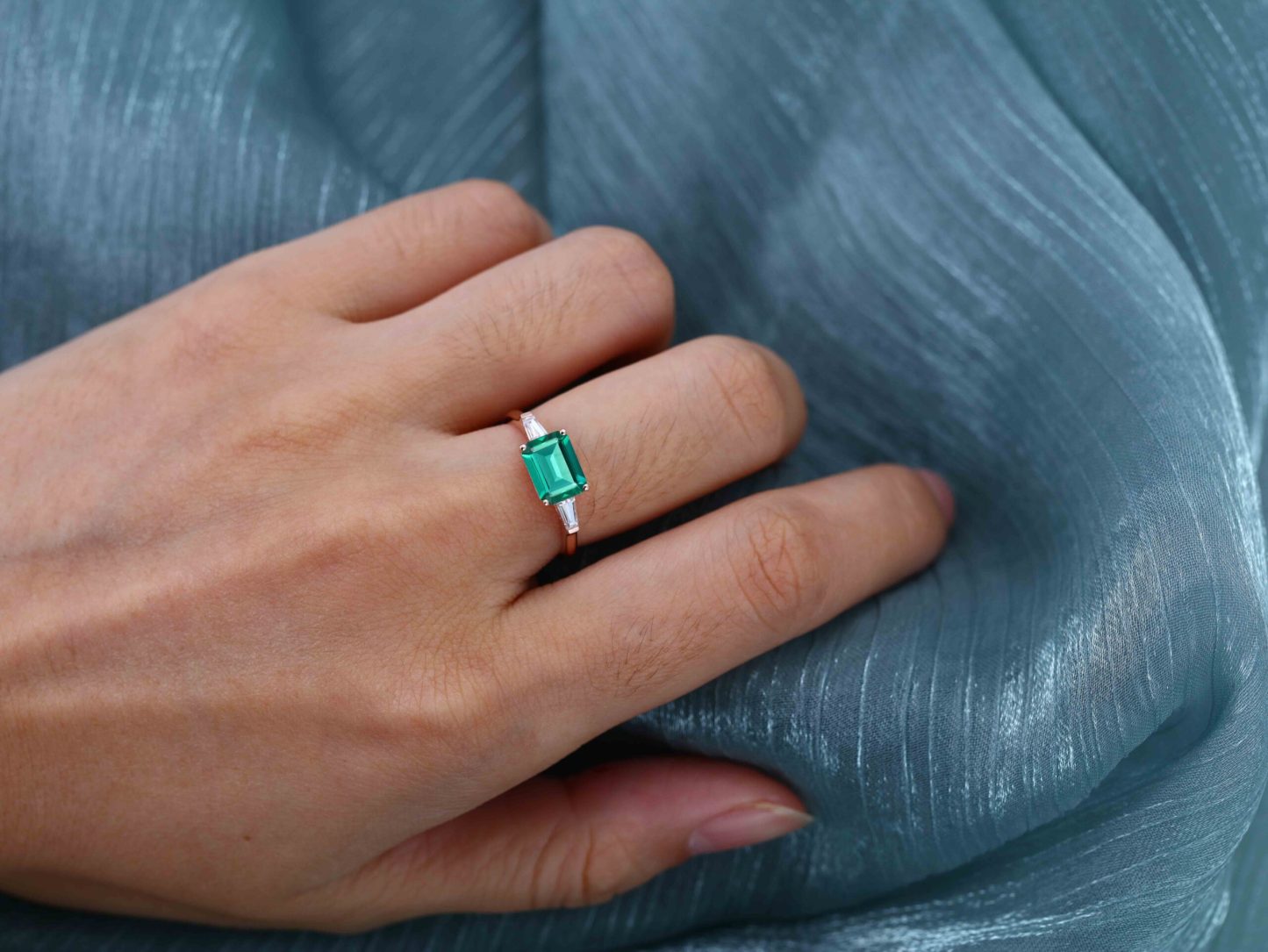 2 Carat 8x6mm Emerald Cut Lab-Grown Emerald East West Engagement ring 14K Solid Gold Ring