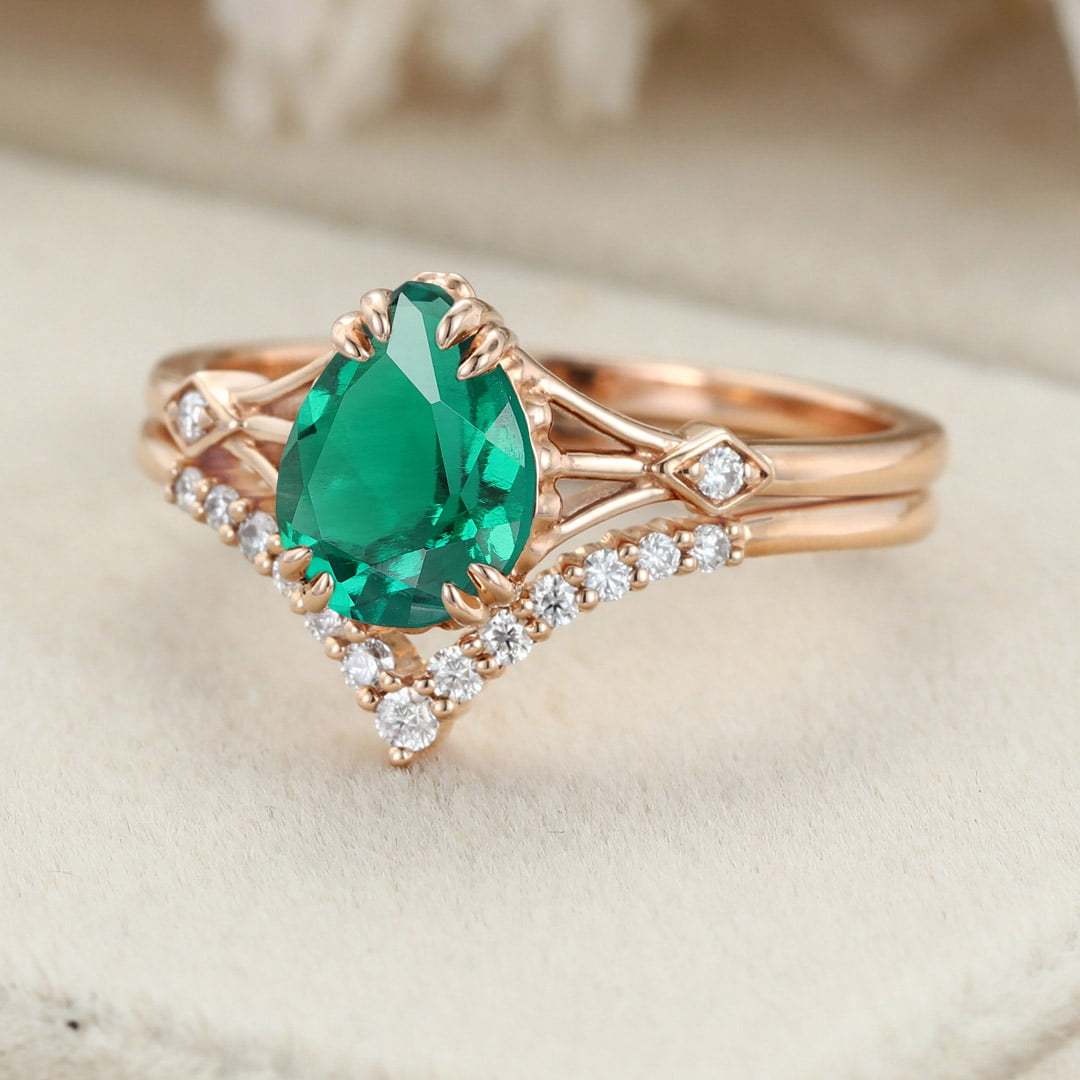 2PCS Pear shaped Emerald engagement ring set vintage Rose gold Unique Diamond cluster engagement ring women Bridal gift
