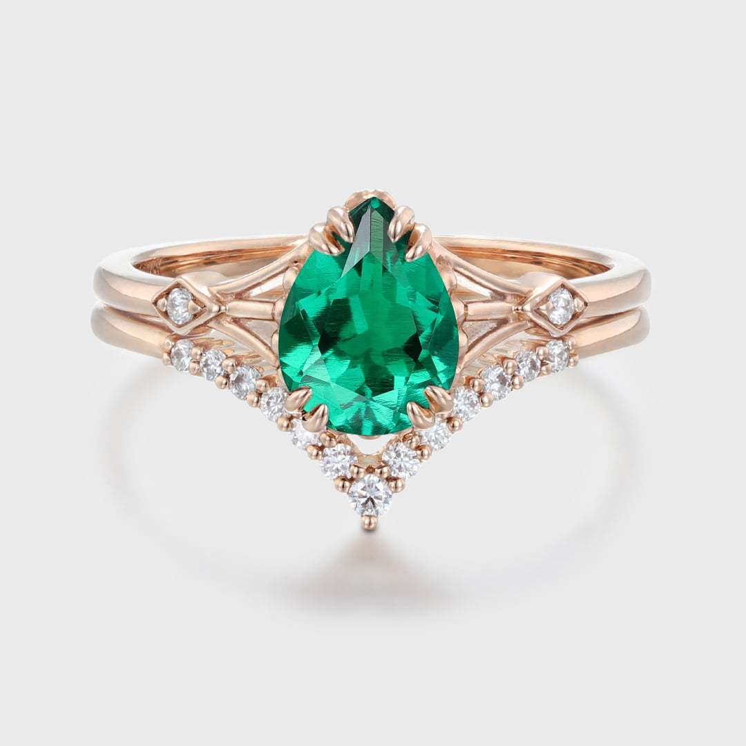 2PCS Pear shaped Emerald engagement ring set vintage Rose gold Unique Diamond cluster engagement ring women Bridal gift