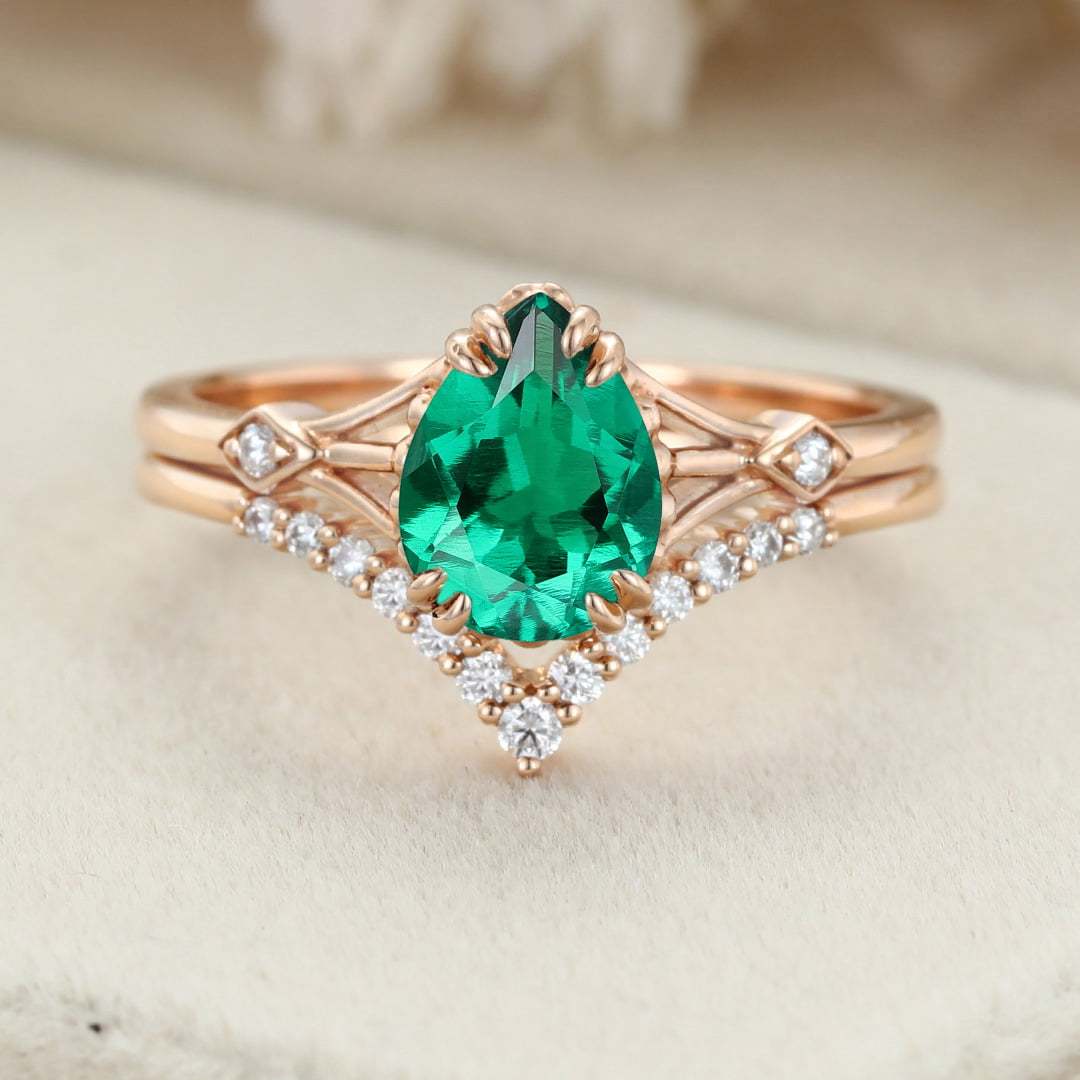 2PCS Pear shaped Emerald engagement ring set vintage Rose gold Unique Diamond cluster engagement ring women Bridal gift