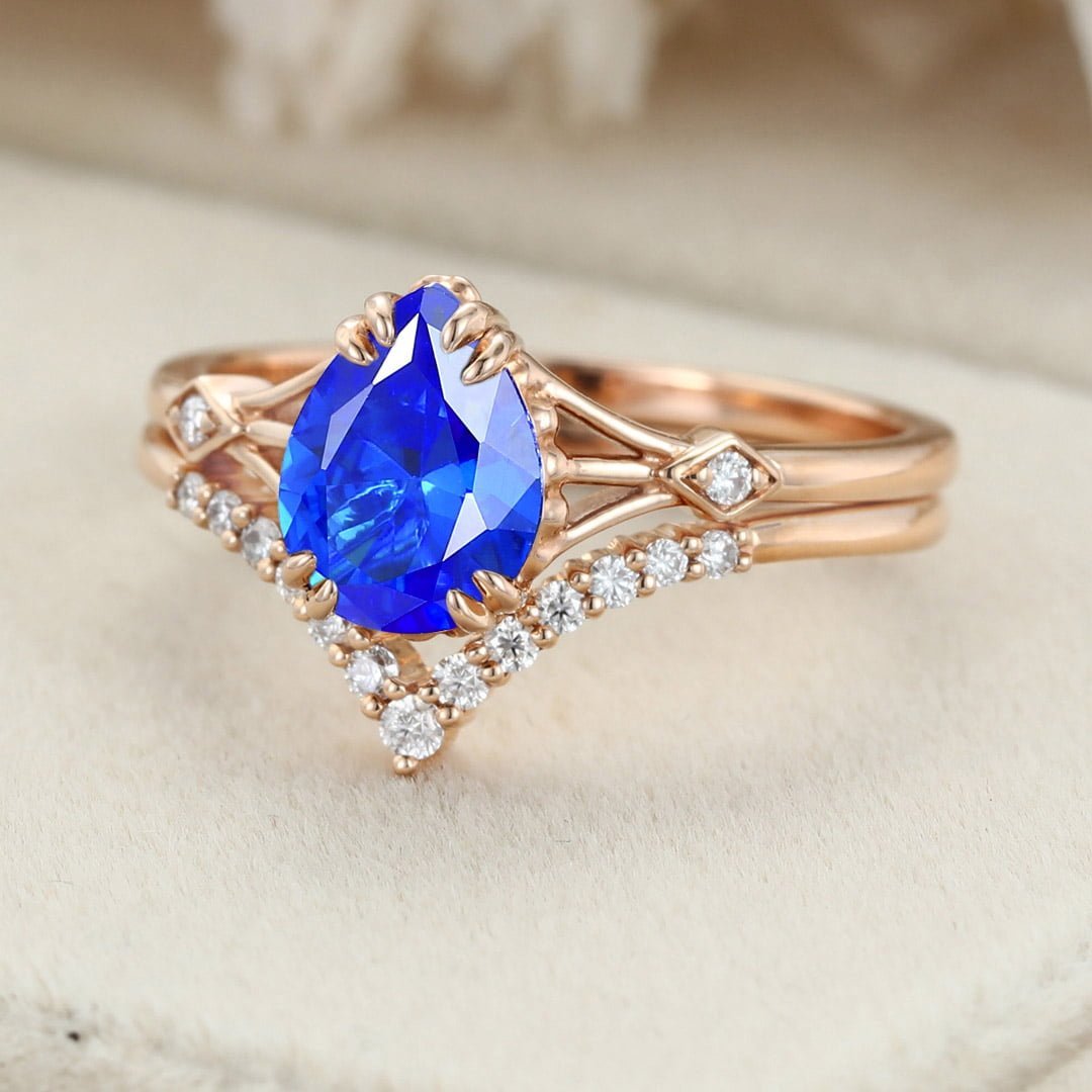 2pcs Pear shaped Sapphire engagement ring set Rose gold Unique Cluster Diamond Moissanite engagement ring women Vintage wedding ring