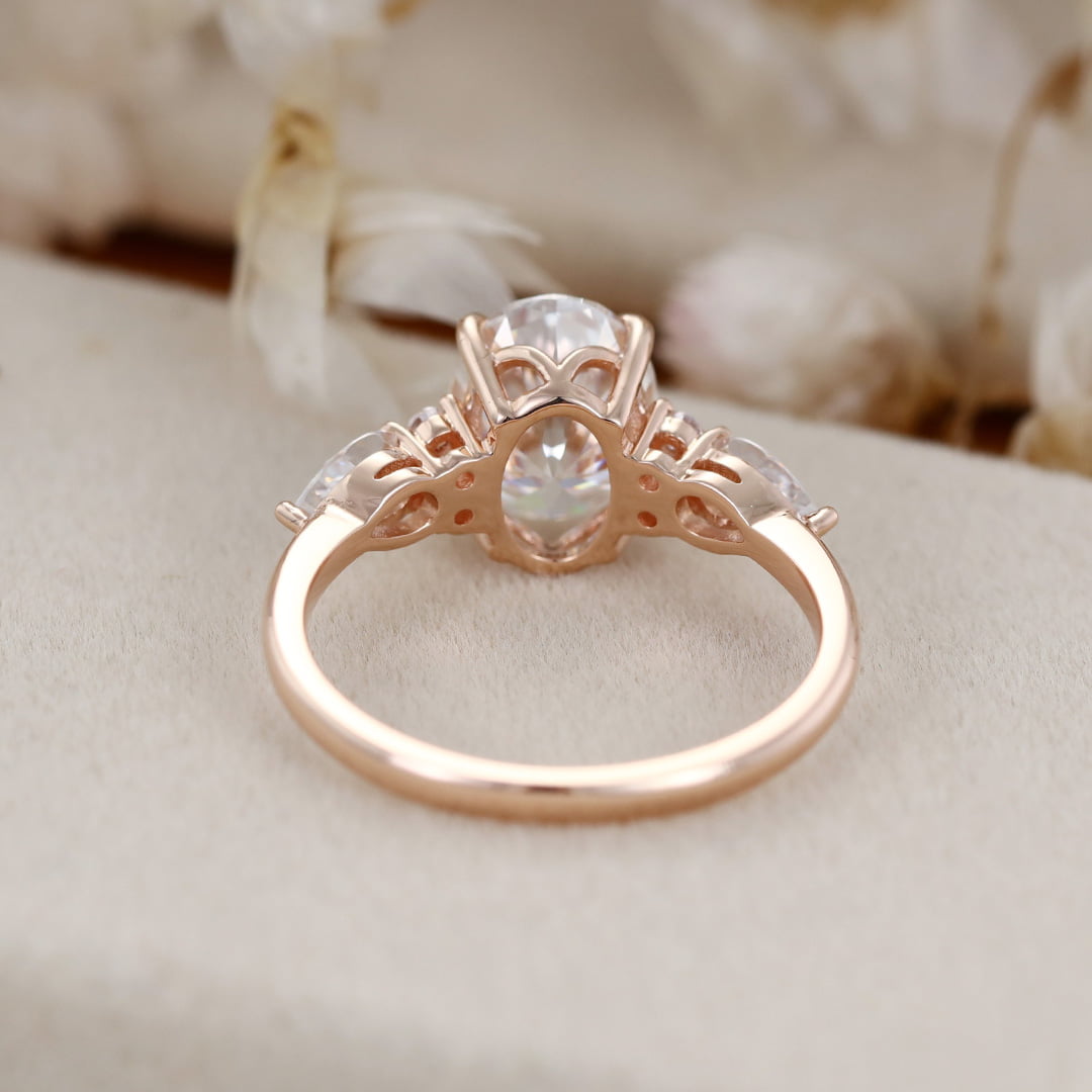 14K Rose Gold 7*9mm 2 Carat Oval Cut Moissanite Ring
