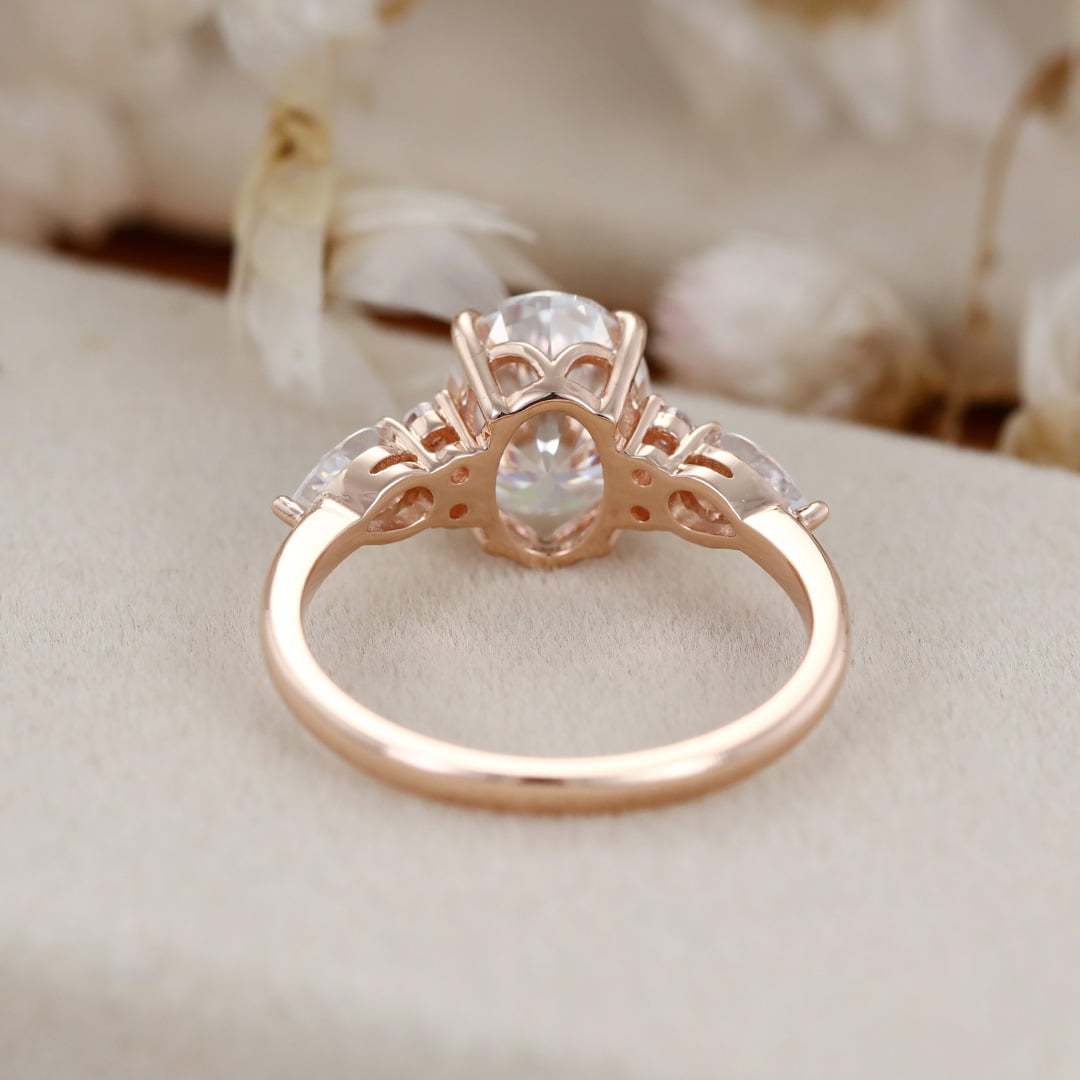 14K Rose Gold 7*9mm 2 Carat Oval Cut Moissanite Ring