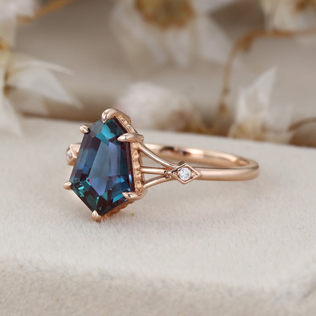 7x10mm Shield Shape Lab Alexandrite engagement ring Unique Simple Rose gold Moissanite engagement ring Bridal promise Anniversary gift ring