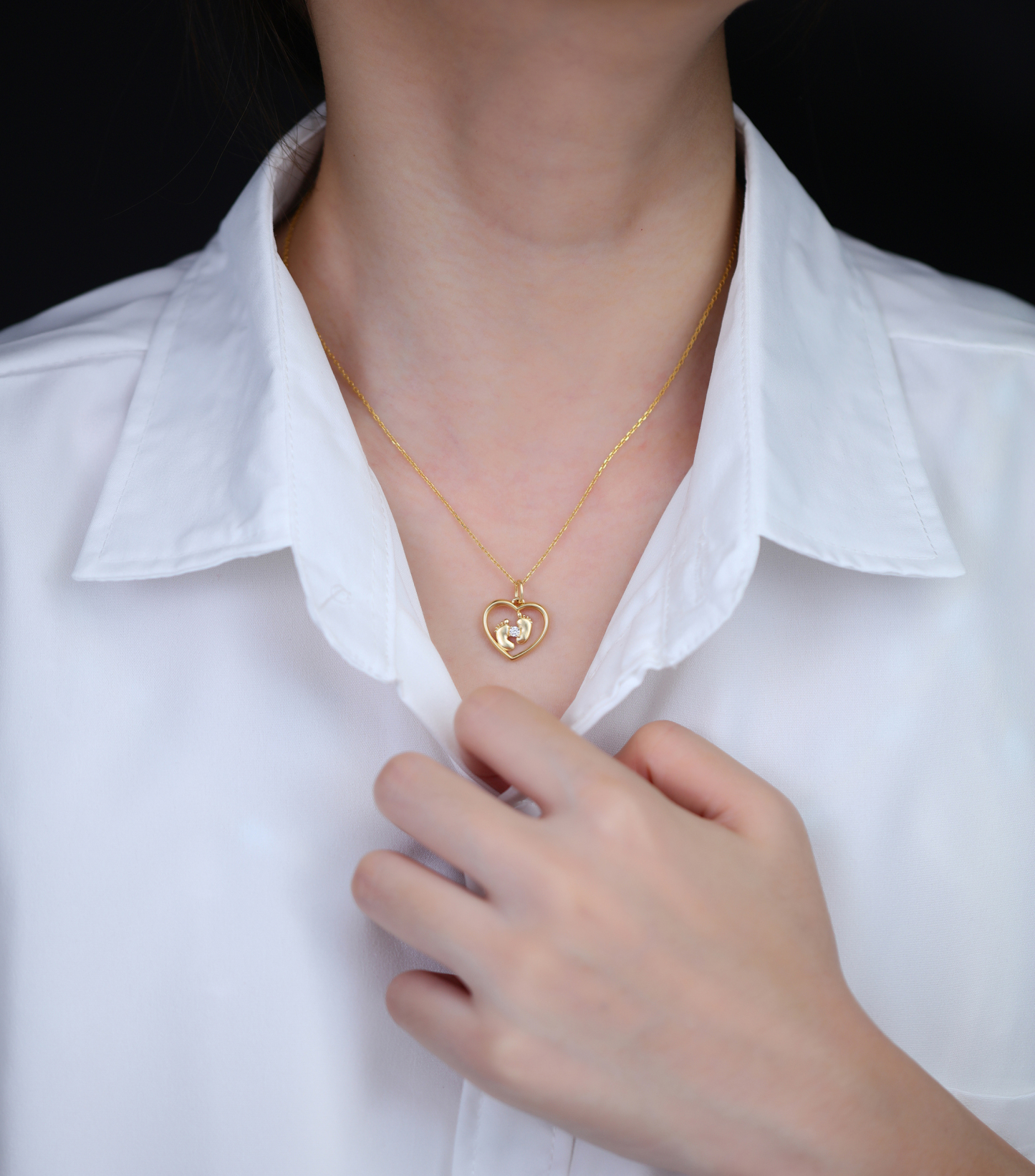 Customized Birthstone Footprint Heart Pendant Necklace – Gold or Silver Plated – Delicate Gift for Women, Moms, and Kids