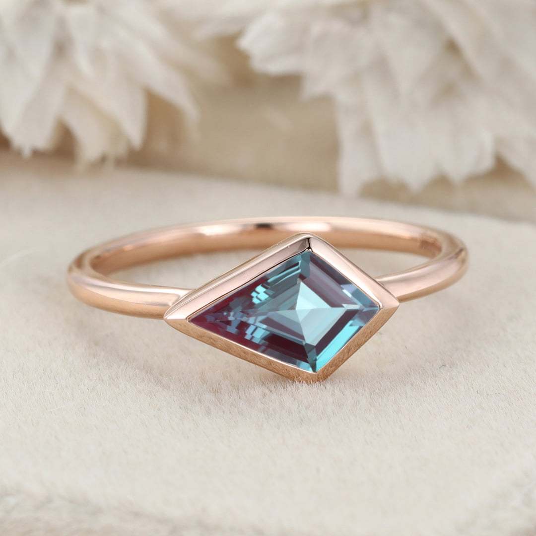 Alexandrite Engagement Ring Art Deco Minimalist Bezel Ring Kite Cut Gemstone East West Ring Simple Wedding Ring
