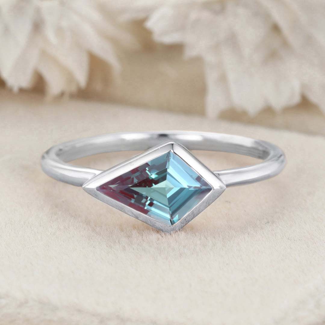Alexandrite Engagement Ring Art Deco Minimalist Bezel Ring Kite Cut Gemstone East West Ring Simple Wedding Ring
