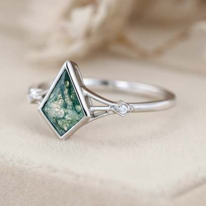 Art Deco 10x7mm Moss Agate Kite Cut Ring in 14k White Gold