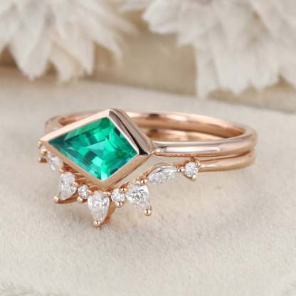 Bezel Set Kite Cut Lab-Grown Emerald Engagement Ring Set East West Bezel Engagement Ring Rose Gold Diamond Wedding Art Deco Ring Gift