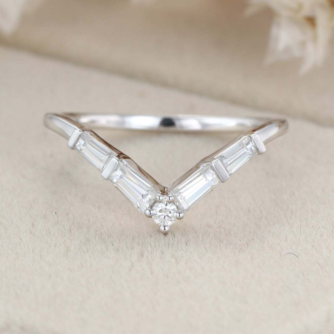 Curved wedding band women vintage Baguette 14K White gold Moissanite Diamond wedding band unique Bridal Stacking promise anniversary gift