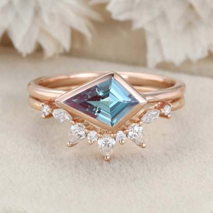 East West Bezel Engagement Ring Kite Cut Bezel Alexandrite Ring Set 14K Rose Gold Diamond Wedding Ring